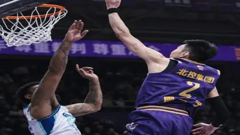 陈梦受聘为北大讲师 潇湘晨报报道